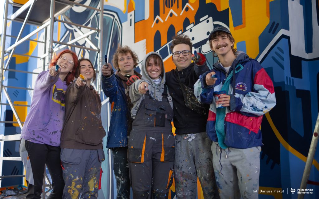 Studenci Wydziału Architektury Politechniki Białostockiej malują mural w centrum miasta!