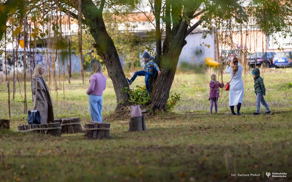 Cyklarium Słoboda. Ogród biocenotyczny i strefa relaksu jako Laboratorium badań nad szczęściem