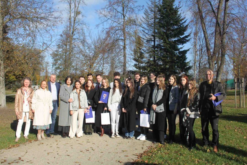 Studenci Wydziału Architektury Politechniki Białostockiej projektowali pawilon informacji turystycznej w Supraślu