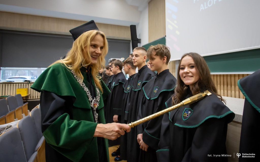 Uroczyste ślubowanie pierwszoklasistów Akademickiego Liceum Ogólnokształcącego Politechniki Białostockiej