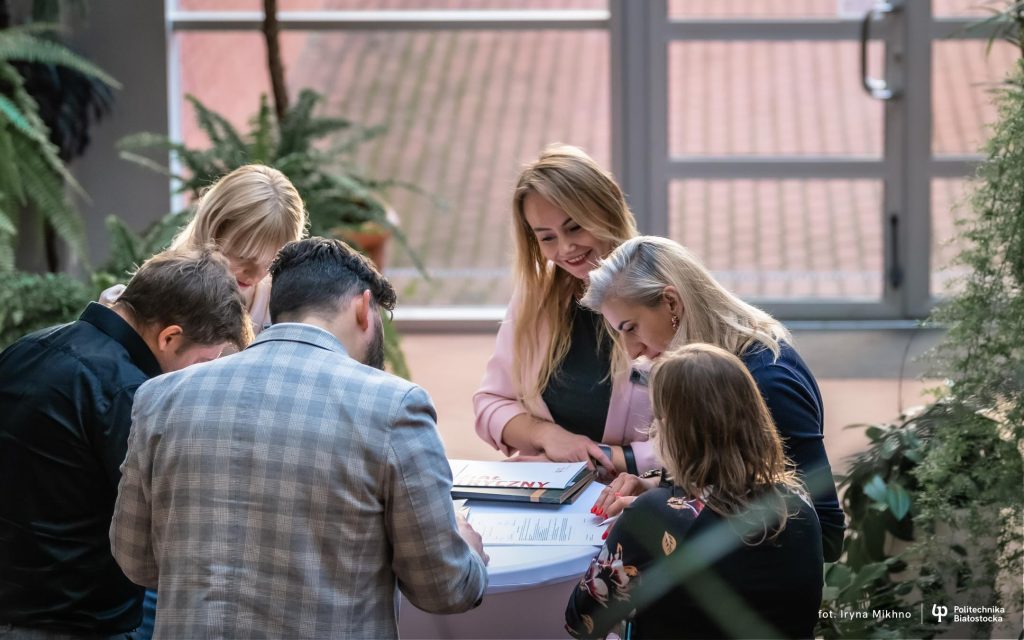 Nowe technologie i materiały w transformacji energetycznej tematem seminarium naukowego w Politechnice Białostockiej
