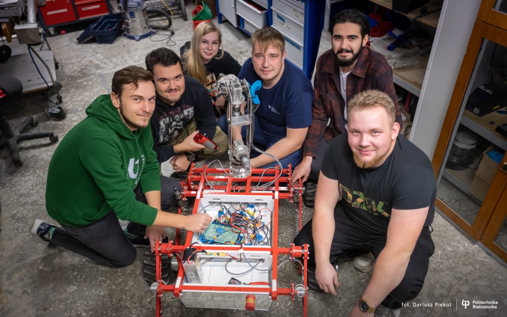 Łazik marsjański. Koło Naukowe Robotyków na Wydziale Mechanicznym Politechniki Białostockiej buduje nowe pojazdy