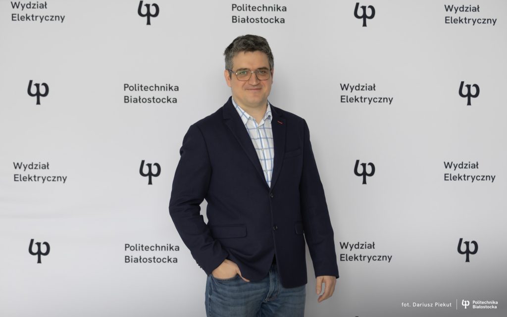 Wydział Elektryczny Politechniki Białostockiej opracuje innowacyjny falownik. Inwerter bateryjny dla instalacji fotowoltaicznych z automatycznym algorytmem zarządzania energią domową (HEMS)