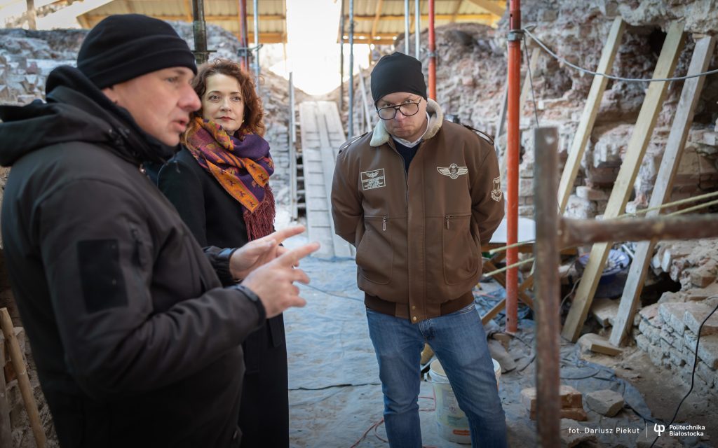 Politechnika Białostocka ratuje supraskie katakumby. Ślady dawnej cerkwi