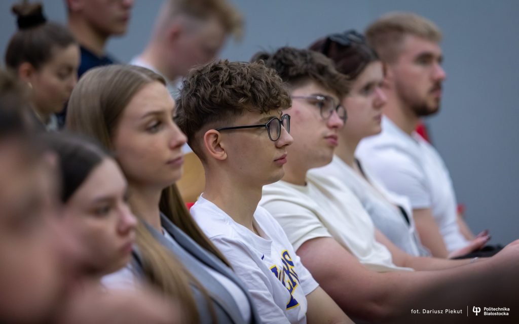 Jakich kompetencji poszukują pracodawcy, czego oczekują studenci? Debata w Politechnice Białostockiej