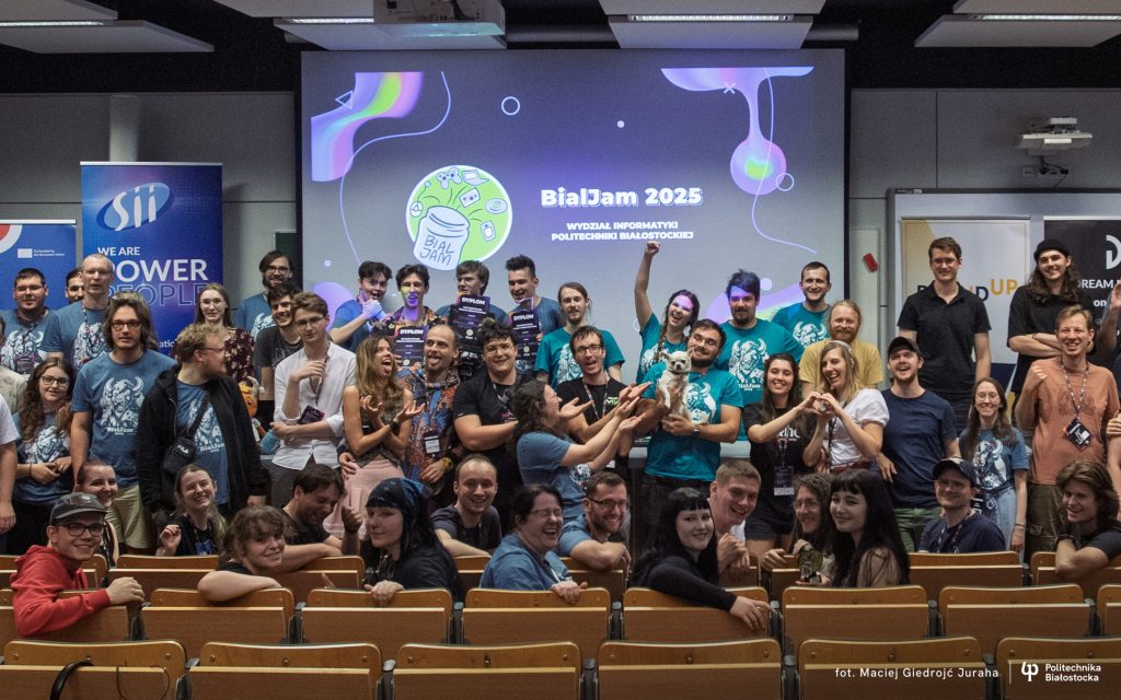 zdjęcie grupowe uczestników BialJamu