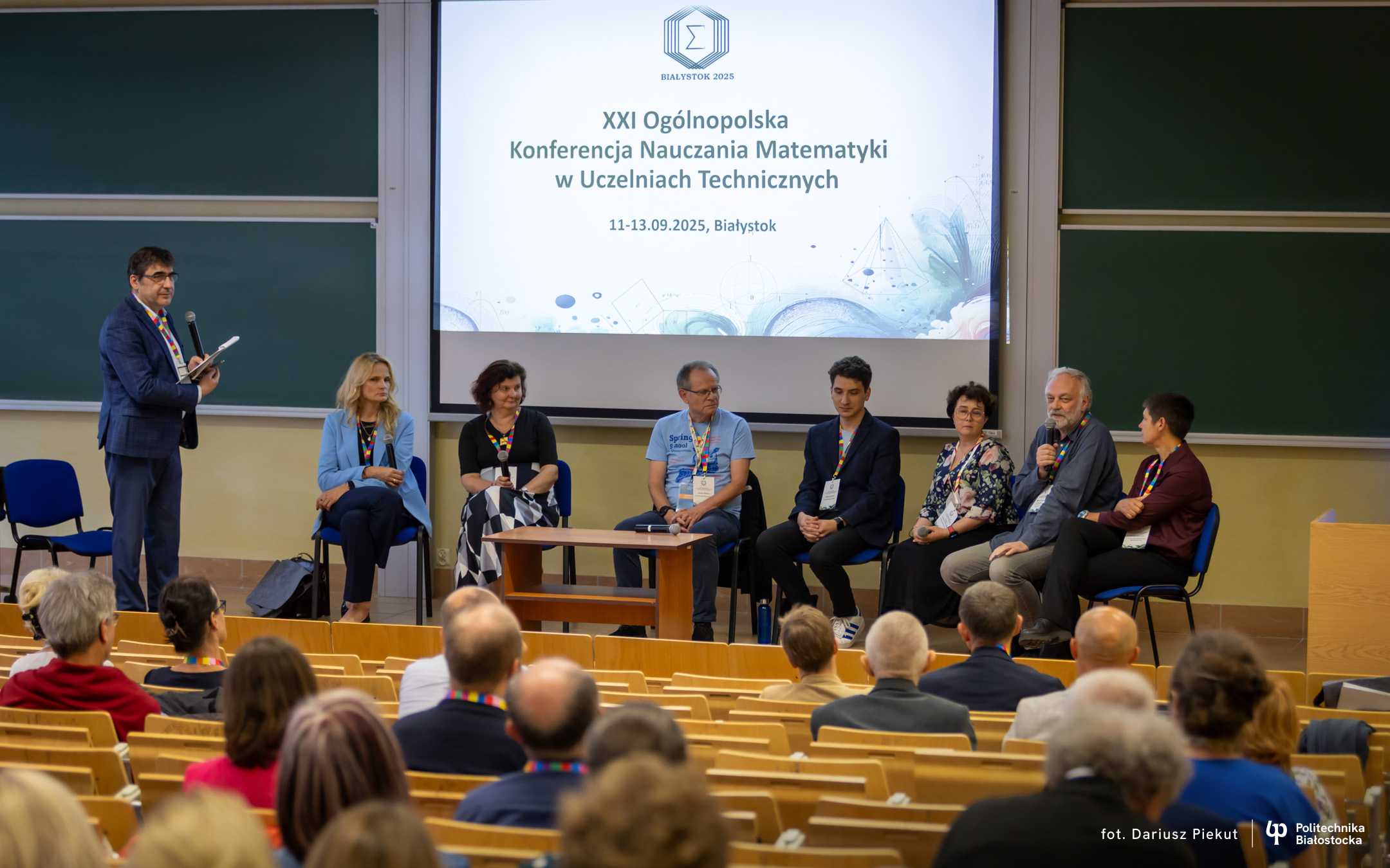 Uczestnicy podczas panelu dyskusyjnego