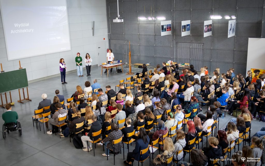 Samorząd Studentów Politechniki Białostockiej szkoli nowy rocznik na Wydziale Architektury