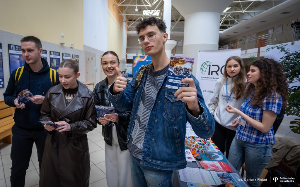 „Erasmus Days 2025” w Politechnice Białostockiej – spotkania, prezentacje i rozmowy o międzynarodowych możliwościach