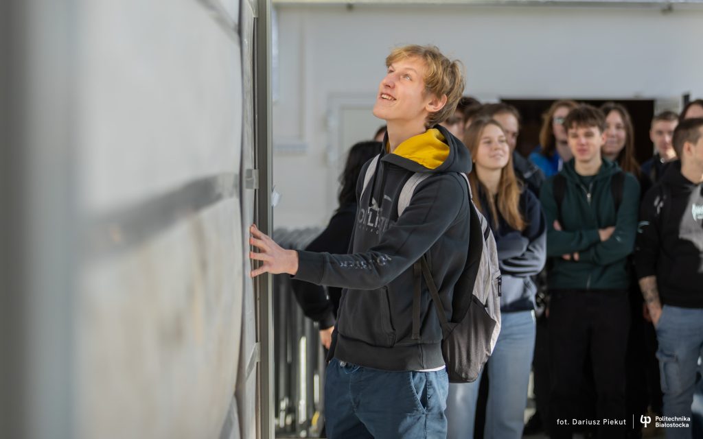 Augustowskie Centrum Edukacyjne poznawało kierunki budownictwo i informatyka. Maturzyści z Augustowa w Politechnice Białostockiej