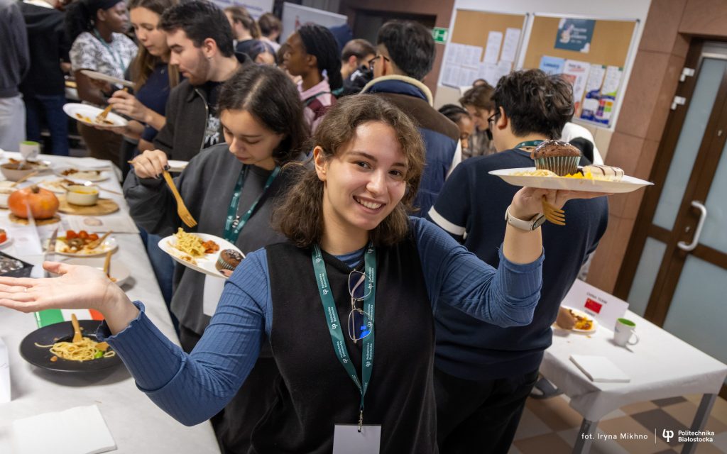 Zupa lagman wygrywa w międzynarodowym konkursie Cook It Off 2025 w Politechnice Białostockiej