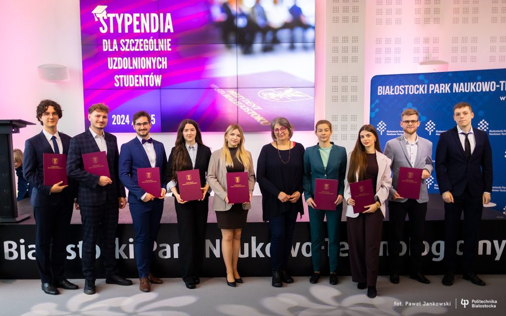 Studenci Politechniki Białostockiej otrzymali stypendia Prezydenta Miasta Białegostoku