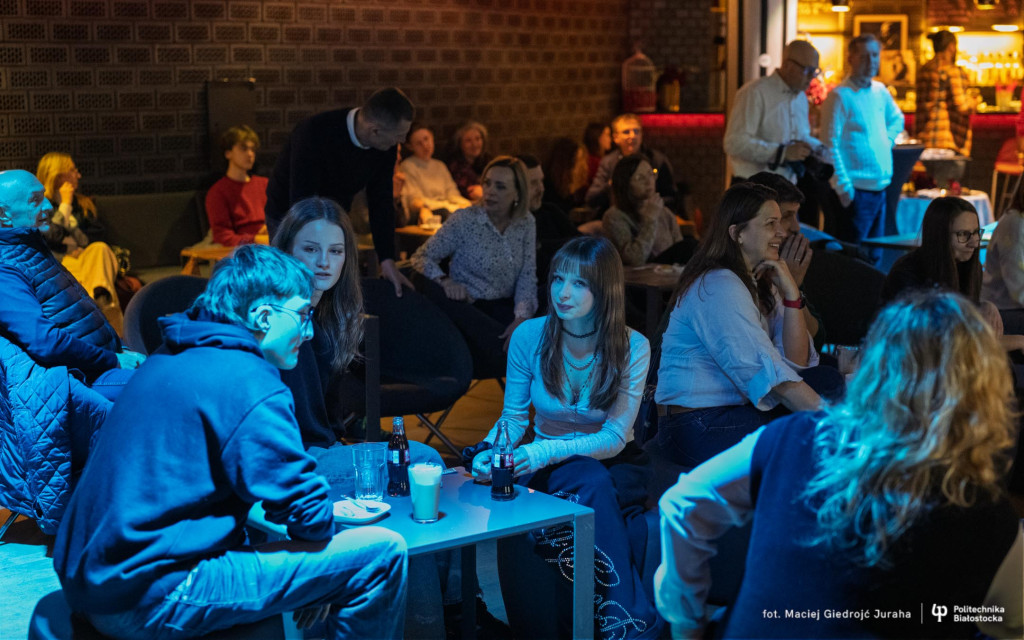 Kawiarnia Naukowa Politechniki Białostockiej. Jak nie dać się oszukać własnemu umysłowi?