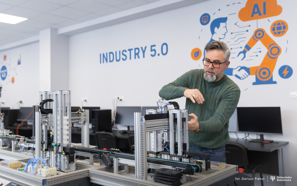 Wydział Mechaniczny Politechniki Białostockiej otworzył Smart Factory Lab – Laboratorium Inteligentnych Systemów Produkcyjnych