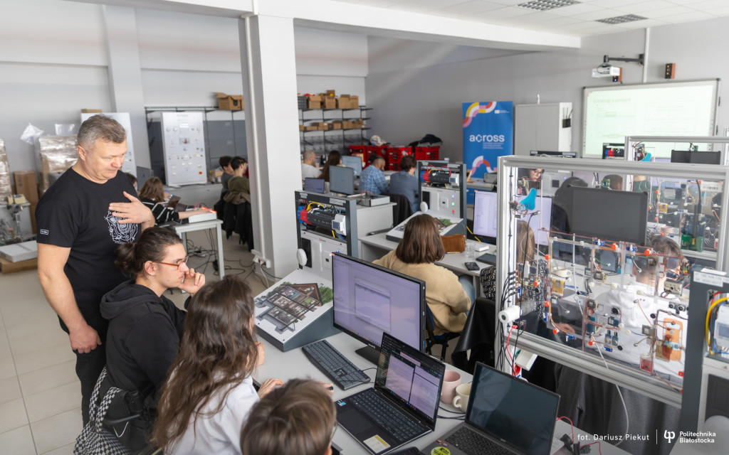 Pierwsze mikropoświadczenia w Politechnice Białostockiej. Krok w stronę edukacji przyszłości