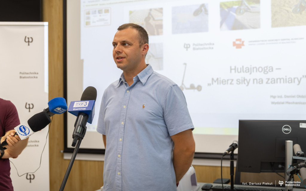Daniel Ołdziej na briefingu