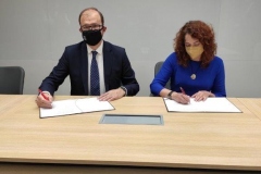Podpisanie porozumienia, którego sygnatariuszami są rektor uczelni dr hab. inż. Marta Kosior-Kazberuk oraz dr Piotr Dardziński, Prezes Łukasiewicza, fot. MEiN