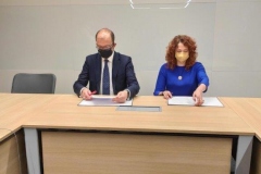 Podpisanie porozumienia, którego sygnatariuszami są rektor uczelni dr hab. inż. Marta Kosior-Kazberuk oraz dr Piotr Dardziński, Prezes Łukasiewicza, fot. MEiN