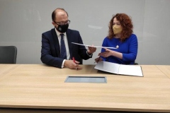 Podpisanie porozumienia, którego sygnatariuszami są rektor uczelni dr hab. inż. Marta Kosior-Kazberuk oraz dr Piotr Dardziński, Prezes Łukasiewicza, fot. MEiN