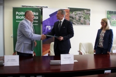 Dyplom MBA na Politechnice Białostockiej - podpisanie umowy