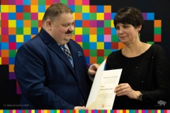 Dorota Mozyrska i Stanisław Derehajło podczas spotkania laureatów Listy 100 w Urzędzie Marszałkowskim, 16 grudnia 2019 r.