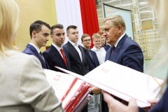 Uczniowie Liceum Ogólnokształcącego Politechniki Białostockiej ze stypendiami prezydenta miasta