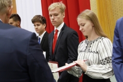 Uczniowie Liceum Ogólnokształcącego Politechniki Białostockiej ze stypendiami prezydenta miasta