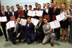 Uczniowie Liceum Ogólnokształcącego Politechniki Białostockiej ze stypendiami prezydenta miasta