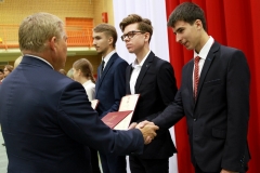 Uczniowie Liceum Ogólnokształcącego Politechniki Białostockiej ze stypendiami prezydenta miasta