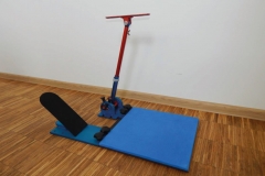 Prototyp urządzenia do ćwiczeń rotacyjnych stawu biodrowego. Zgłoszenie patentowe numer 420968
