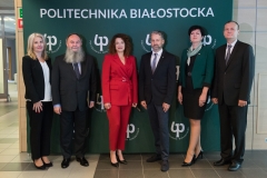 Rektor i Prorektorzy w kadencji 2020-2024. Od lewej stoją: dr hab. inż. Dorota Krawczyk, prof. PB; dr hab. inż. Mirosław Świercz, prof. PB; dr hab. inż. Marta Kosior-Kazberuk, prof. PB; dr hab. inż. Jarosław Szusta; dr hab. Agnieszka Dardzińska-Głębocka, prof. PB; dr hab. inż. Marek Krętowski, prof. PB.fot. M. Topczewska (WI)