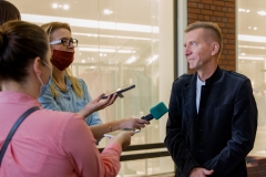Dr hab. inż. Ireneusz Mrozek na wernisażu wystawy pt. Matematyka w obiektywie. 18 września 2020 r. Galeria Alfa w Białymstoku