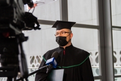 Doktor habilitowany udziela wywiadu TVP3