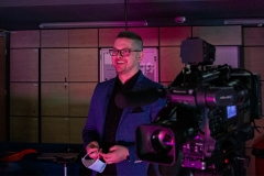 Tomasz Buczkowicz podczas nagrania Gali Podlaskiego Rankingu Liceów i Techników Perspektywy 2021