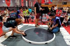 Zespół SumoMasters z Wydziału Mechanicznego PB na zawodach RobotChallenge w Chinach w 2018 roku. fot. z archiwum SumoMasters