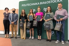 Władze Politechniki Białostockiej uhonorowały sportowców z uczelni, którzy w roku akademickim 2020/2021 zdobyli medale. Uhonorowani zostali również ich opiekunowie, trenerzy oraz organizatorzy Akademickich Mistrzostw Polski w Biegach Przełajowych, fot. K. Cichoń