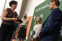 Władze Politechniki Białostockiej uhonorowały sportowców z uczelni, którzy w roku akademickim 2020/2021 zdobyli medale. Uhonorowani zostali również ich opiekunowie, trenerzy oraz organizatorzy Akademickich Mistrzostw Polski w Biegach Przełajowych, fot. K. Cichoń