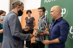 Władze Politechniki Białostockiej uhonorowały sportowców z uczelni, którzy w roku akademickim 2020/2021 zdobyli medale. Uhonorowani zostali również ich opiekunowie, trenerzy oraz organizatorzy Akademickich Mistrzostw Polski w Biegach Przełajowych, fot. K. Cichoń
