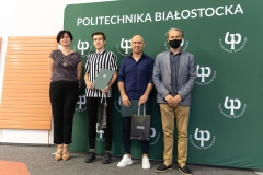 Władze Politechniki Białostockiej uhonorowały sportowców z uczelni, którzy w roku akademickim 2020/2021 zdobyli medale. Uhonorowani zostali również ich opiekunowie, trenerzy oraz organizatorzy Akademickich Mistrzostw Polski w Biegach Przełajowych, fot. K. Cichoń