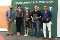 Władze Politechniki Białostockiej uhonorowały sportowców z uczelni, którzy w roku akademickim 2020/2021 zdobyli medale. Uhonorowani zostali również ich opiekunowie, trenerzy oraz organizatorzy Akademickich Mistrzostw Polski w Biegach Przełajowych, fot. K. Cichoń