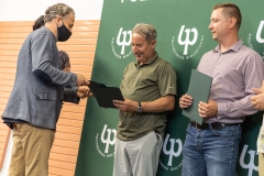 Władze Politechniki Białostockiej uhonorowały sportowców z uczelni, którzy w roku akademickim 2020/2021 zdobyli medale. Uhonorowani zostali również ich opiekunowie, trenerzy oraz organizatorzy Akademickich Mistrzostw Polski w Biegach Przełajowych, fot. K. Cichoń