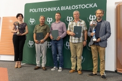 Władze Politechniki Białostockiej uhonorowały sportowców z uczelni, którzy w roku akademickim 2020/2021 zdobyli medale. Uhonorowani zostali również ich opiekunowie, trenerzy oraz organizatorzy Akademickich Mistrzostw Polski w Biegach Przełajowych, fot. K. Cichoń
