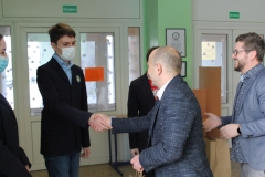 Miedniki Królewskie. Politechnika Białostocka zawiozła dary do gimnazjum, fot. Politechnika Białostocka