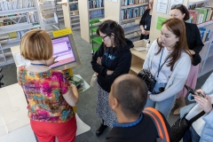 Uczestnicy International Training Week w Bibliotece PB. Fot. Piotr Awramiuk/PB