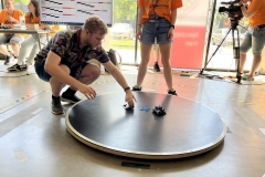 Studenci z Koła Naukowego Robotyków na zawodach Robotic Arena we Wroclawiu, 18 czerwca 2022 r.  (fot. materiały KNR) 3
