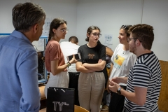 Zajęcia laboratoryjne w szkole letniej Add-on-skills. fot. Piotr Awramiuk