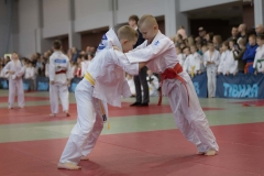 Dwóch młodych zawodników walczy na macie podczas XIV Turnieju Judo w Politechnice Białostockiej. fot.Dariusz Piekut/PB