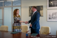 Sygnatariusze dokumentu: Starosta Powiatu Białostockiego Jan Bolesław Perkowski oraz dr hab. inż. Marta Kosior-Kazberuk, prof. PB, rektor Politechniki Białostockiej