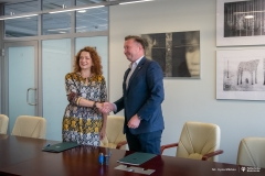 Sygnatariusze dokumentu: Starosta Powiatu Białostockiego Jan Bolesław Perkowski oraz dr hab. inż. Marta Kosior-Kazberuk, prof. PB, rektor Politechniki Białostockiej