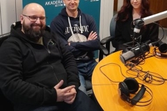 dr. inż. Piotr Ofman, Kamil Perkowski i Magda Samojluk w studiu Radia Akadera
